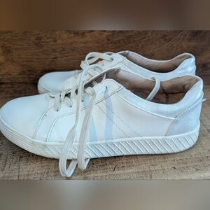 Women's White Naturalizer Soul Sneakers
